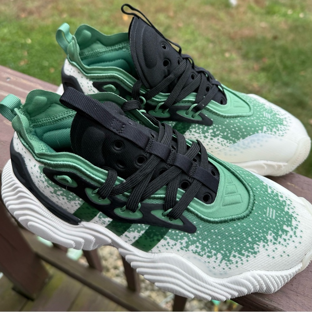 Adidas Trae Young 3s